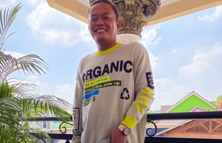 Sule Masih Pajang Foto Mantan Istri: Dia Banyak Kebaikan Buat Gue dan Anak-Anak