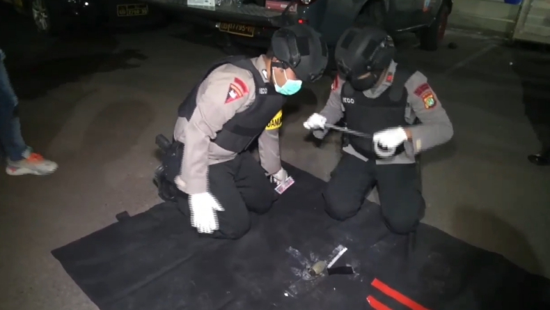 Razia PSBB di Kampung Bancos, Polsek Palmerah Temukan Granat Aktif dan Sabu