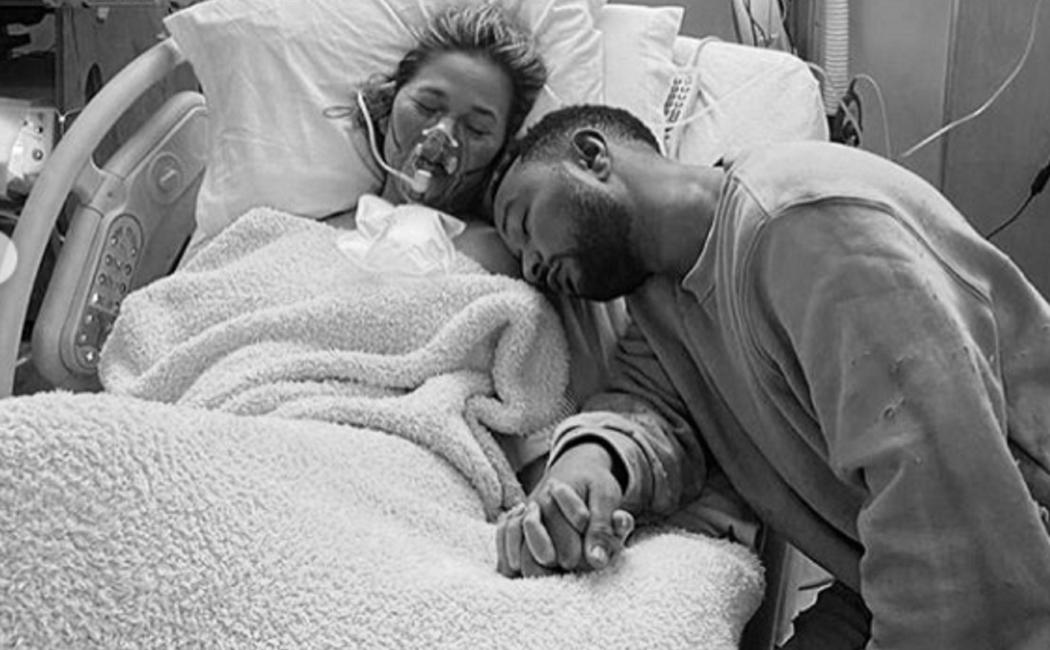 Chrissy Teigen Keguguran dan Kehilangan Jack: Kami Akan Selalu Mencintaimu