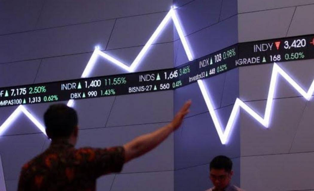 Analis: IHSG Melemah Tak Terkait Donald Trump Positif Covid-19 tapi Sentimen Dalam Negeri