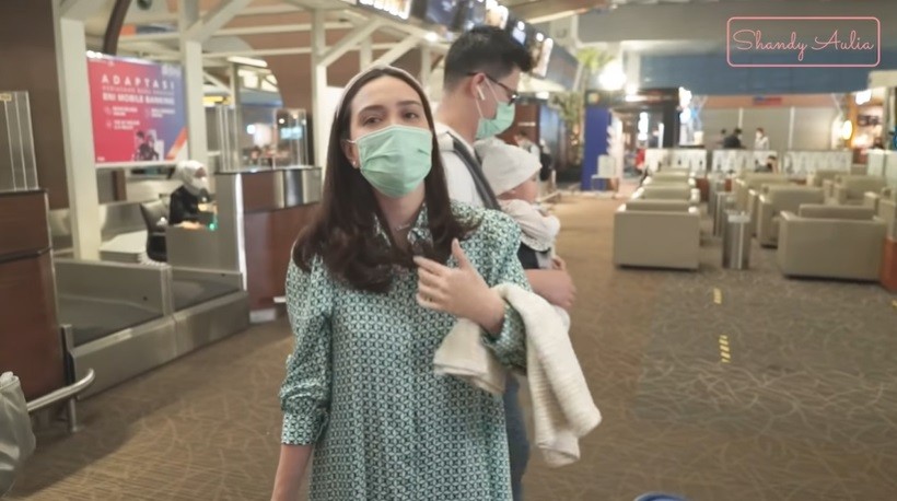Lama Tidak Bepergian saat Pandemi Covid-19, Shandy Aulia Lupa Kode Koper Sendiri