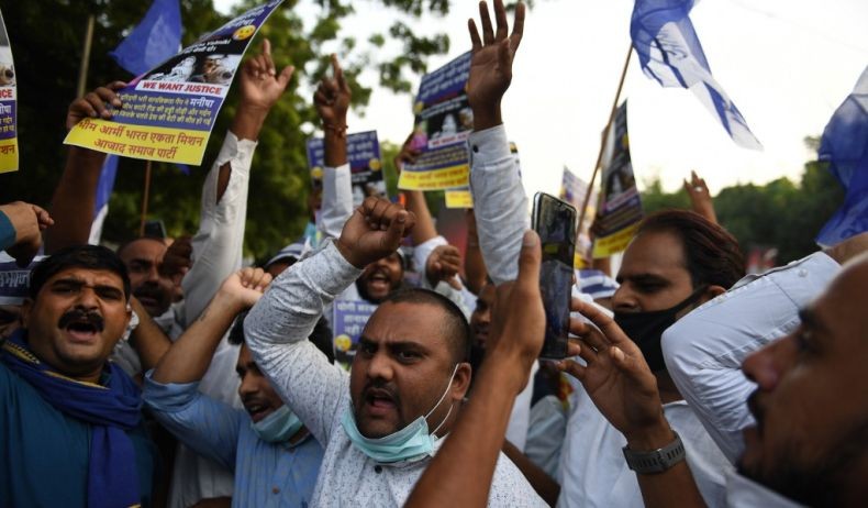 Pemerkosaan dan Pembunuhan Perempuan 19 Tahun, 5 Pejabat Polisi India Diberhentikan