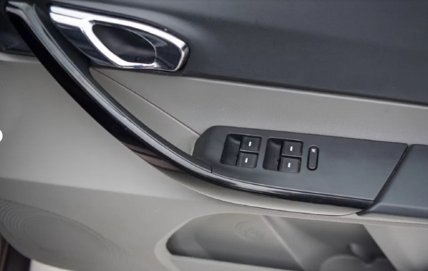 Tips Mengatasi Power Window pada Mobil yang Macet