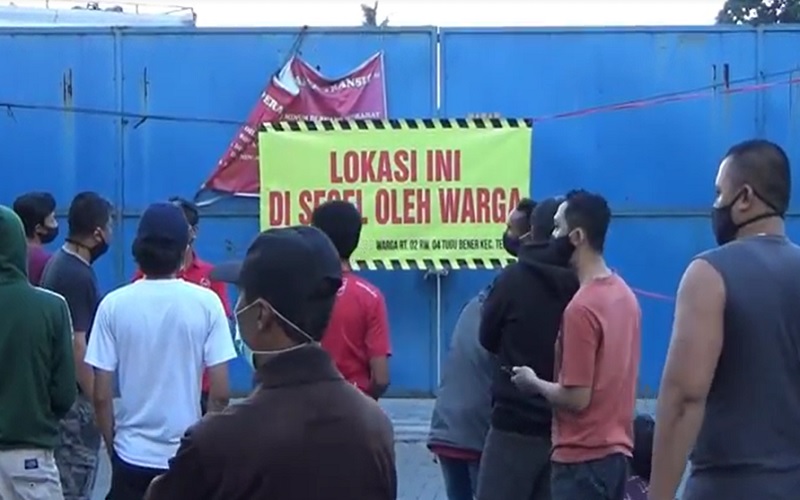 Dianggap Ganggu Ketenangan, Pangkalan Truk di Semarang Disegel Warga