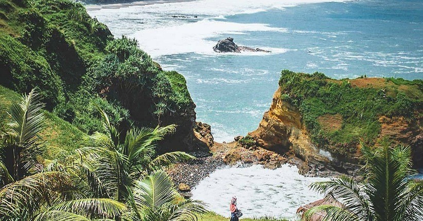 Indahnya Pantai Manganti, Surga Tersembunyi di Kebumen