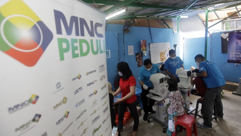 MNC Peduli Kembali Bagikan Kacamata Gratis untuk Murid Sekolah Informal