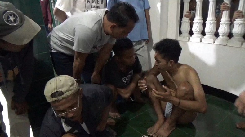 Curi Uang Rp600.000, Maling di Duren Sawit Minta Ampun saat Dihajar Warga