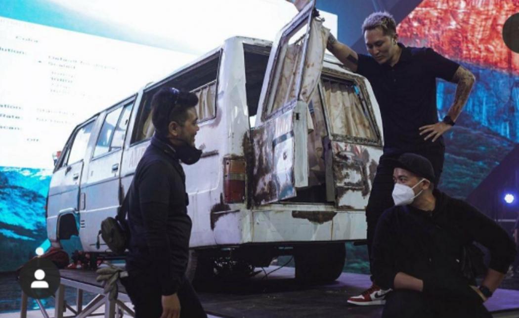 Demian Aditya Beli Mobil Ambulans Angker?