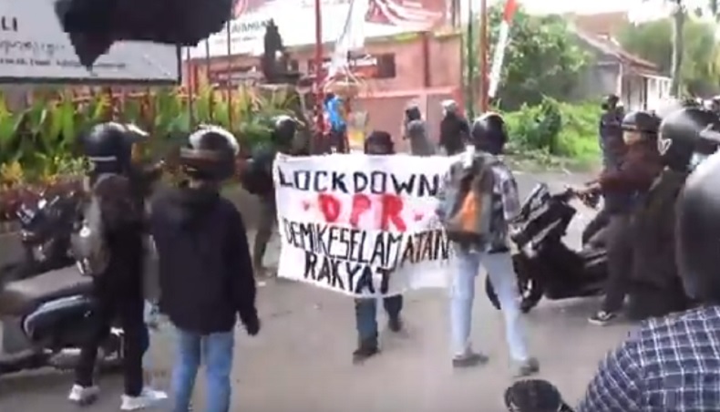 Demo Tolak Omnibus Law UU Cipta Kerja, Mahasiswa Bali Datangi Kantor Parpol