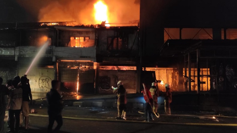 Demonstran Bakar Bioskop di Senen, Kerugian Ditaksir Rp9,4 Miliar