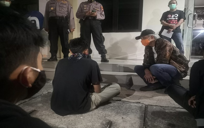 Pelajar STM Ikut Aksi: Bangun Tidur Rumah Sepi, Lihat HP Status Ramai Demo