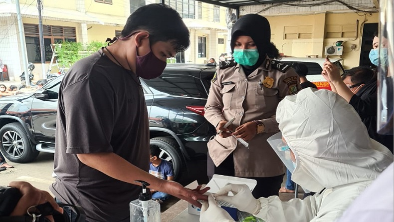 Gawat, Puluhan Pendemo Omnibus Law di Jakarta dan Bandung Reaktif Covid-19