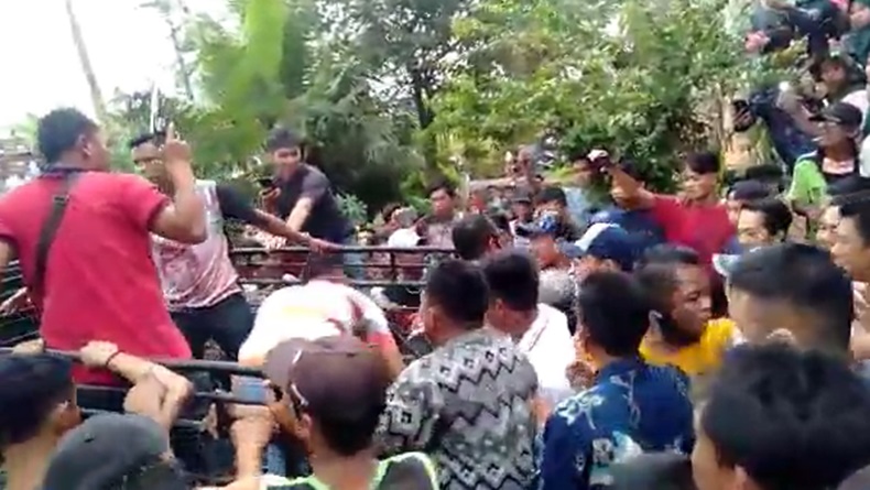 Maling Motor saat Hajatan Warga, 2 Pelaku Curanmor di Ogan Ilir Dipukuli Warga