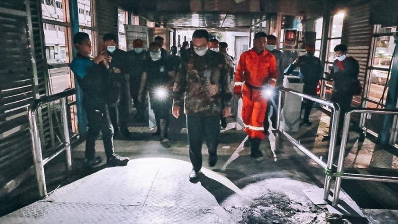 Anies Jamin Seluruh Halte Transjakarta yang Rusak Bisa Digunakan Hari Ini