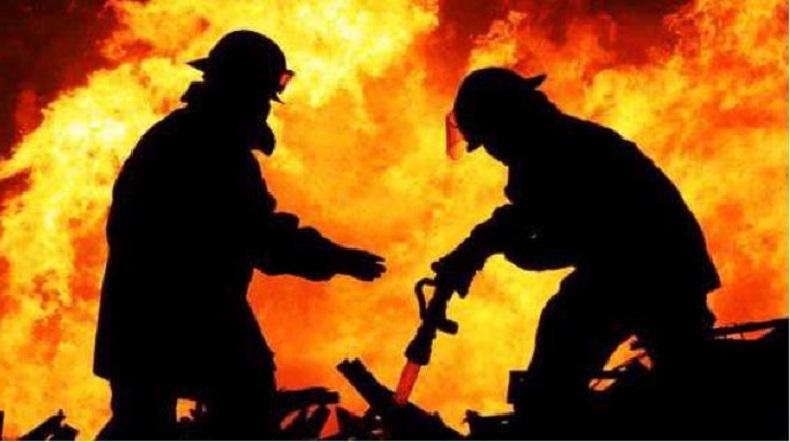 Kebakaran Hanguskan Toko Material di Jakbar Sabtu Malam