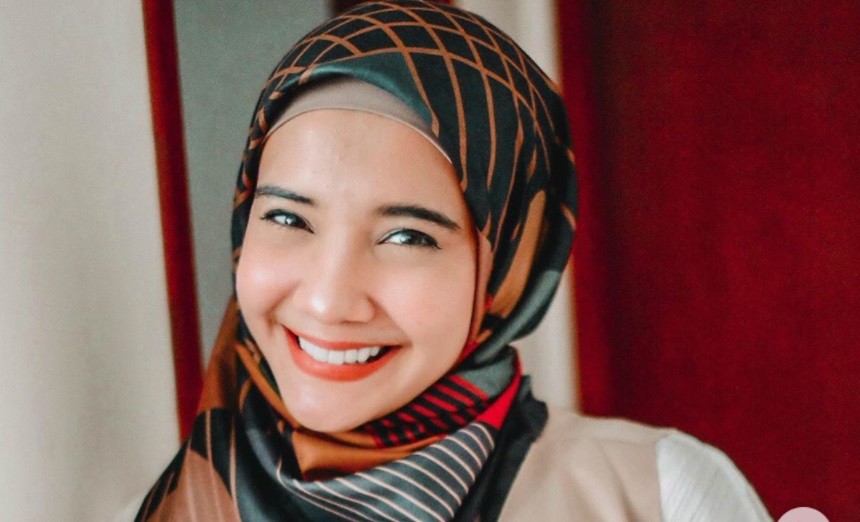 Zaskia Sungkar Tepergok Berkomentar di Instagram Khabib, Netizen: Sedih ya Kak