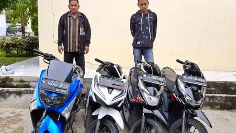 Diduga Bawa 12 Motor Curian, Sopir dan Kernet Bus di OKU Timur Diamankan Polisi