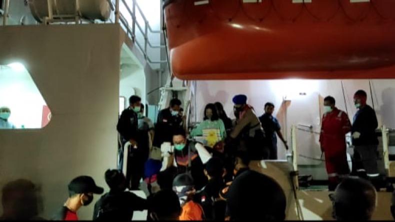 KMP Mutiara Pertiwi III Kandas di Perairan Gosong Karang Aji Bangka Barat