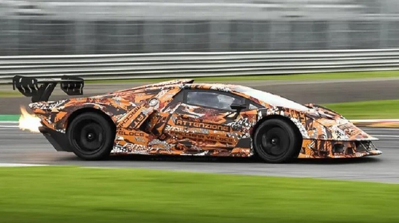 Ini Dia Mobil Bersuara Terbaik di Dunia Lamborghini Essenza SCV12