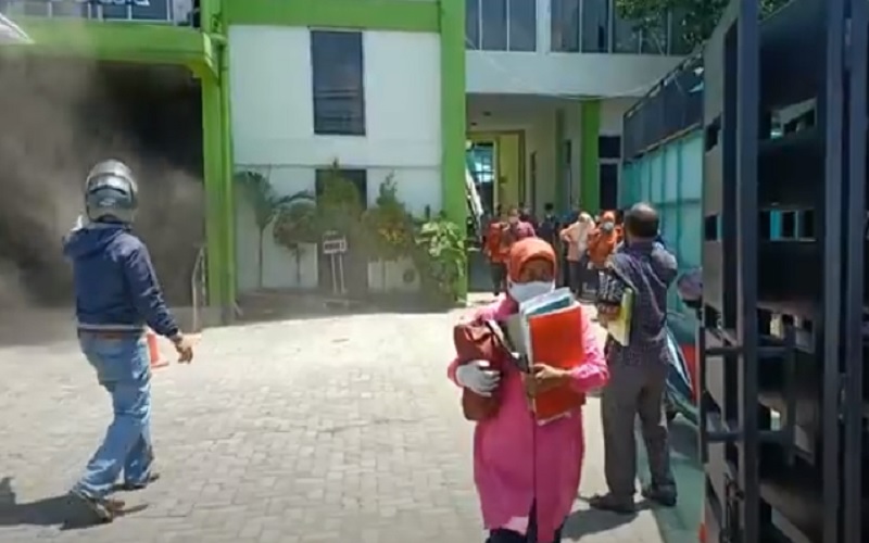 Mesin Radiologi Terbakar, Pegawai Lab di Semarang Berhamburan Keluar