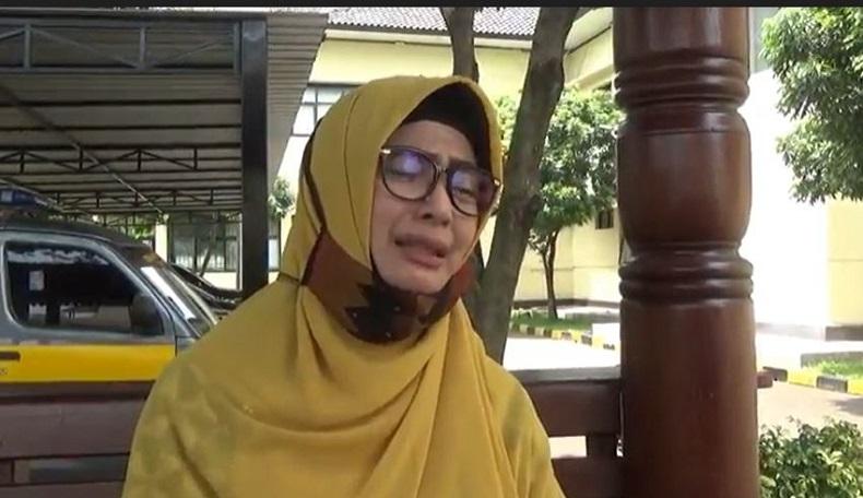Mantan Anggota DPR Menangis Mobilnya Dirusak Orang Tak Dikenal di Cianjur