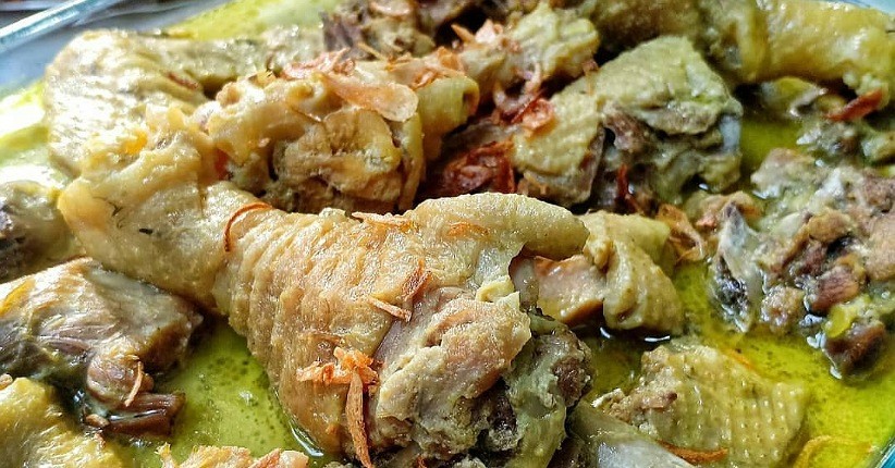 Lezatnya Opor Ayam Kampung, Tekstur Daging Empuk hingga ke Tulang