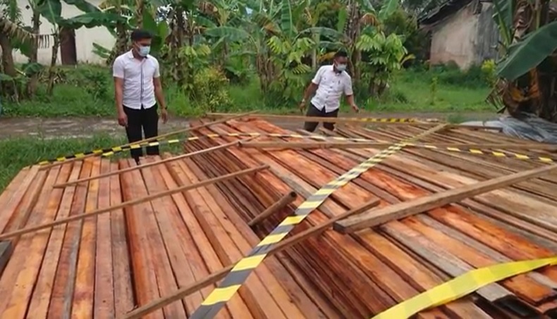 Polairud Polda Kalbar Gagalkan Pengiriman 1.000 Batang Kayu Ilegal di Sungai Kapuas