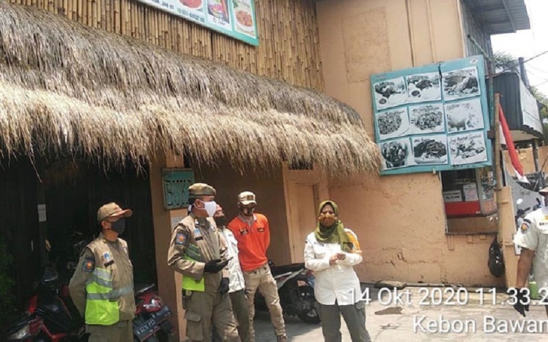 PSBB Transisi, Rumah Makan di Tanjung Priok Disegel karena Tak Sediakan Thermo Gun