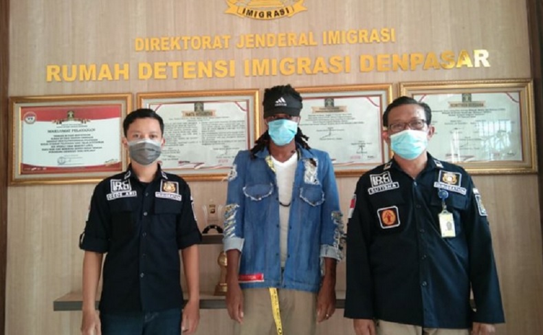 Datang dengan Paspor Palsu, WN Nigeria di Bali Dideportasi