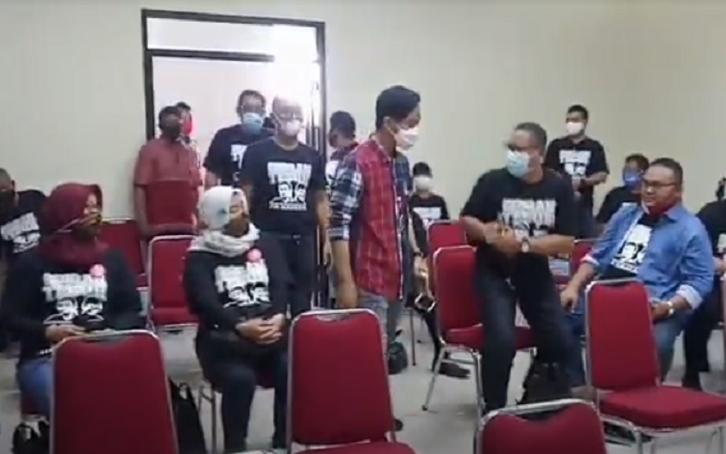 Kampanye Tatap Muka, Gibran Pakai Baju Kotak-Kotak