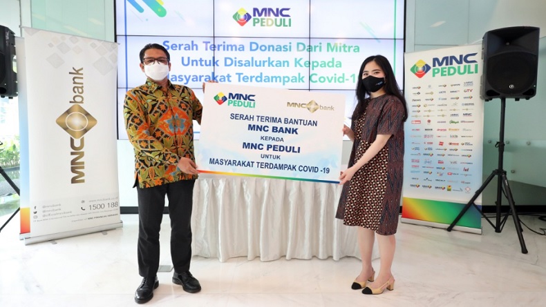 MNC Bank Serahkan Bantuan kepada MNC Peduli untuk Warga Terdampak Covid-19