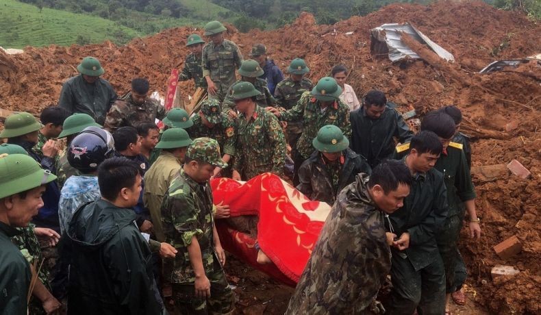 Tanah Longsor Timbun Barak Militer di Vietnam, 5 Tentara Tewas dan 17 Hilang