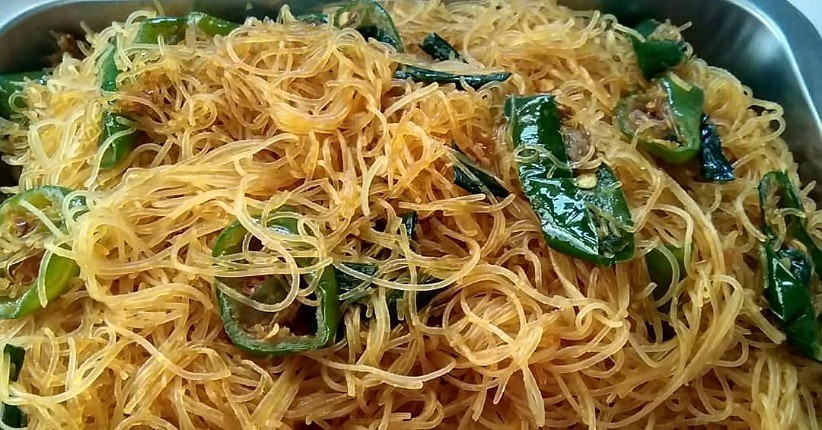 Lezatnya Bihun Goreng Cabai Ijo, Dimasak Hanya Pakai Bawang Merah dan Putih