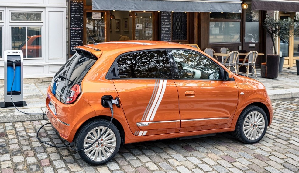 Awet, Mobil Listrik Mungil Renault Ini Bisa Dipakai Seminggu Sekali Isi Baterai