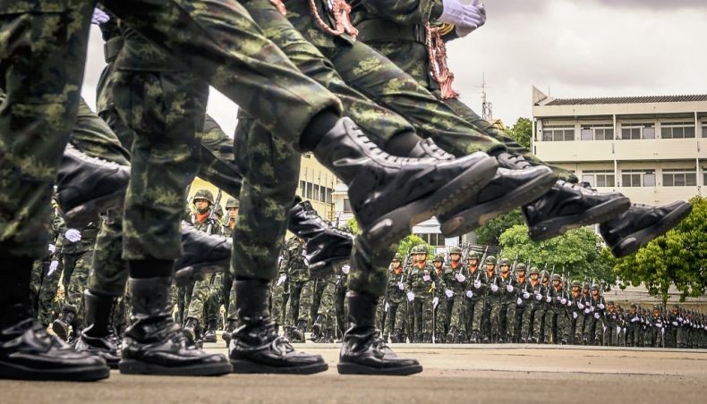 Militer Thailand Tepis Rumor Kudeta Setelah Kendaraan Infanteri Terlihat di Bangkok