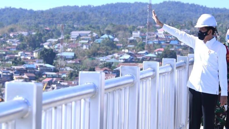 Ada Jembatan Teluk Kendari, Jokowi: Biasanya Memutar 40 Menit, Sekarang 5 Menit