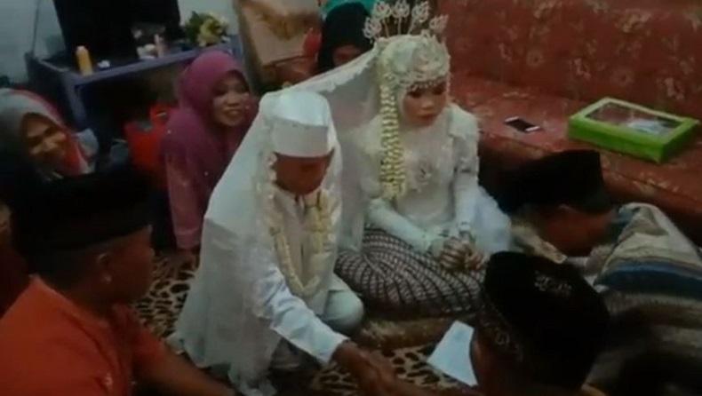 Viral Kakek 78 Tahun Nikahi Gadis 17 Tahun di Subang, Seserahannya 2 Pikap dan Motor