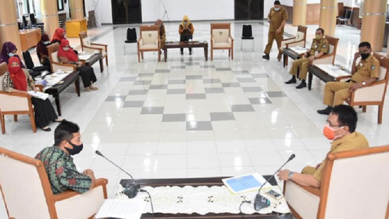 Guru Honorer yang 35 Tahun Berjasa Dipertimbangkan Jadi PNS