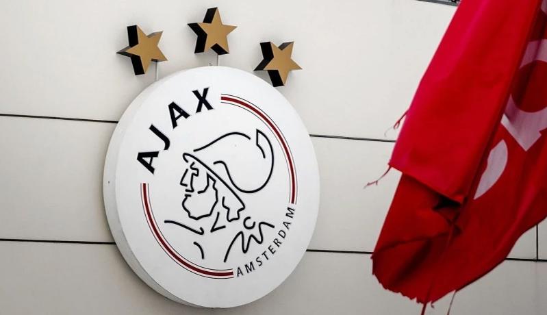 Intip Latihan Unik Tim Junior Ajax, Harus Bisa Tendang Bola Sambil Terjatuh