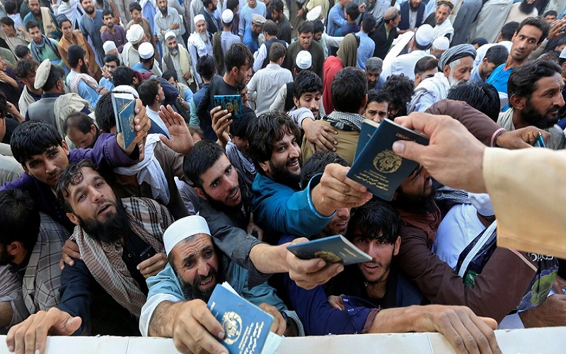 Belasan Orang Tewas Terinjak-injak saat Berebut Visa ke Pakistan