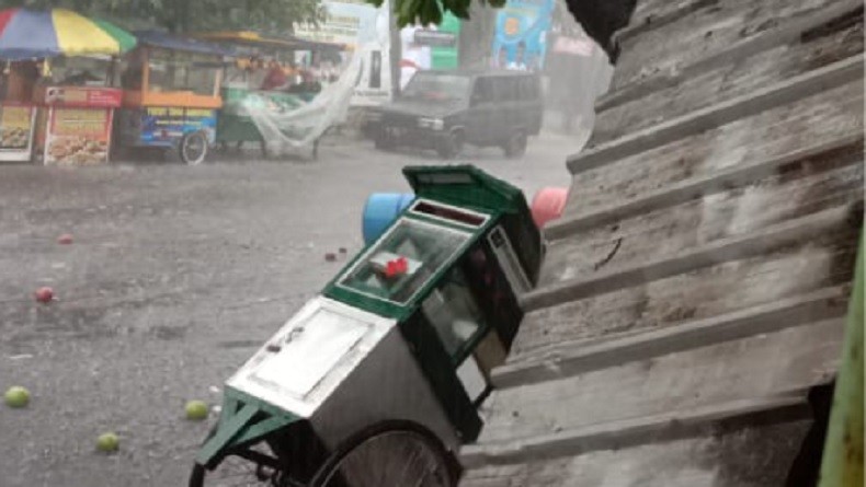 Angin Puting Beliung Terjang Bojong Menteng, BPBD Bekasi : Korban sedang Didata