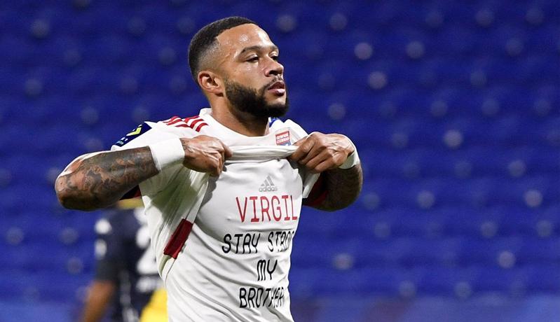 Salut, Memphis Depay Dedikasikan Gol untuk Virgil van Dijk