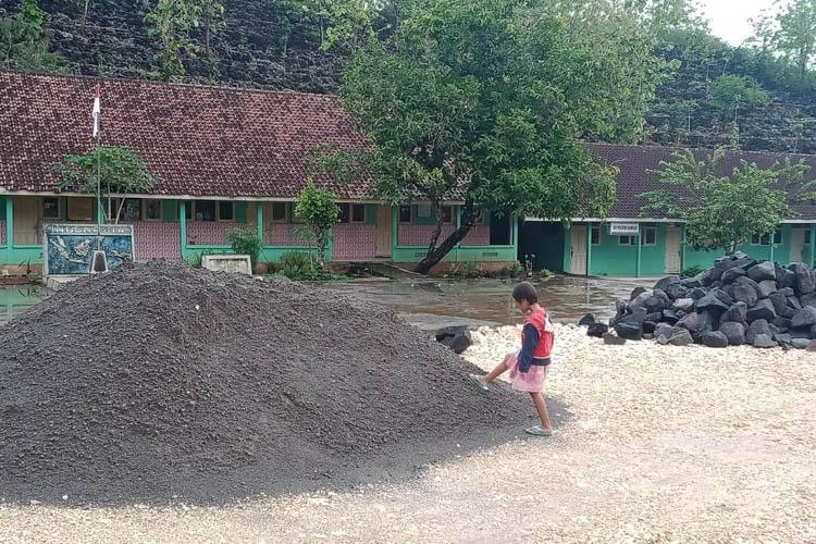 Proyek JJLS di Gunungkidul Gusur SD Tertua di Panggang