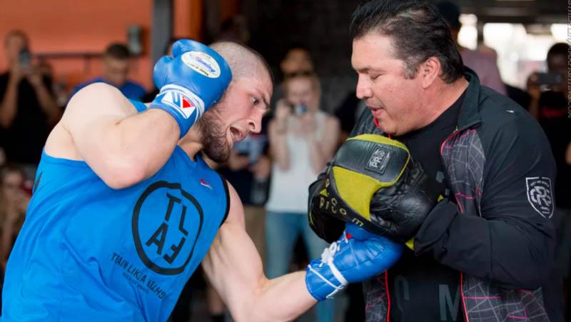 Pelatih Khabib Nurmagomedov Kaget Petarungnya Pensiun