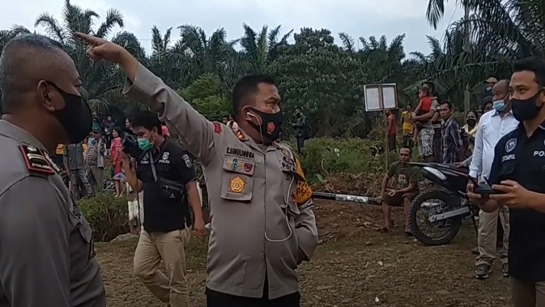 Gali Gundukan Tanah, Warga Tak Temukan Jasad 3 Bocah Hilang di Langkat