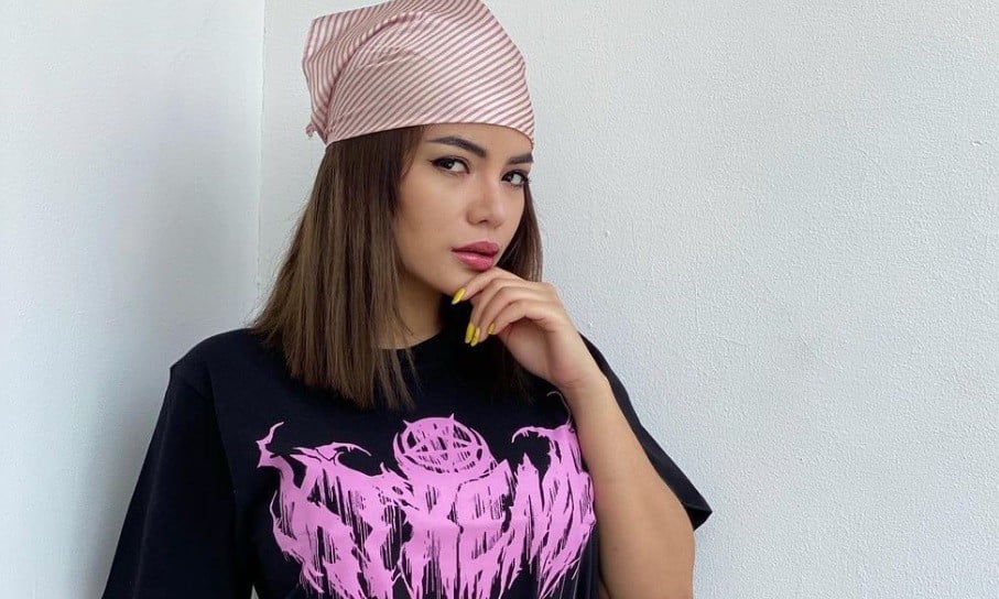 Deretan Artis Indonesia yang Ikut No Bra Day, Nomor 4 Kerap Pamer Pose Seksi