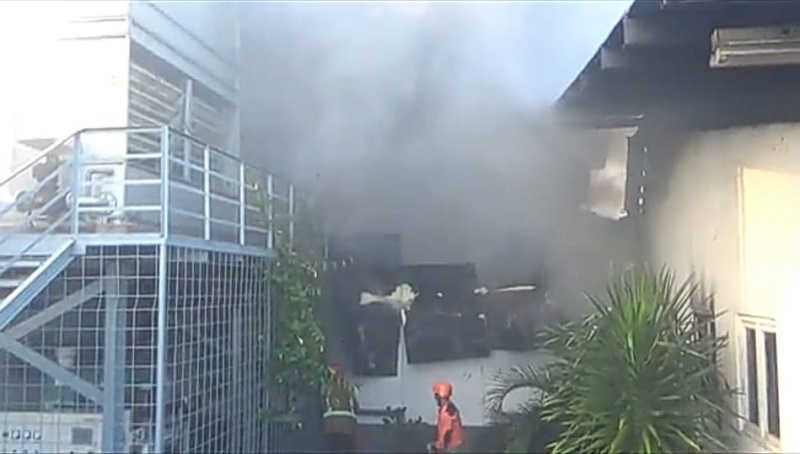 Pabrik Pemotongan Ayam di Jombang Terbakar, Separuh Bangunan Hangus