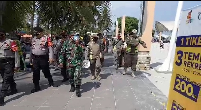 Tak Pakai Masker, Puluhan Pengunjung Ancol Disanksi