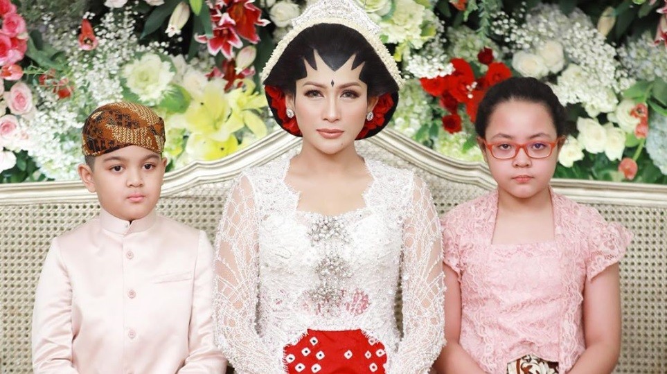 Tata Janeeta Sembunyikan Identitas Suami Baru: Diumpetin Takut Gondol Pelakor