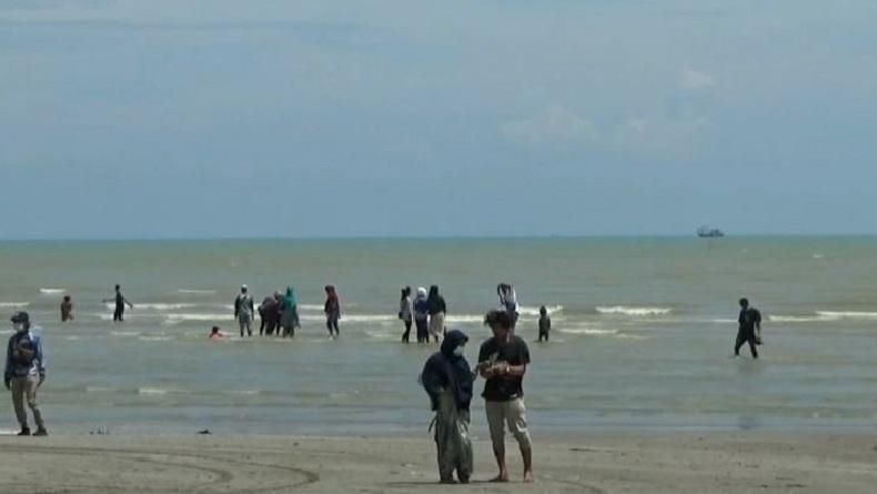 Sempat Ditutup karena Jadi Ajang Balap Truk, Pantai Cemara Tuban Kembali Dibuka
